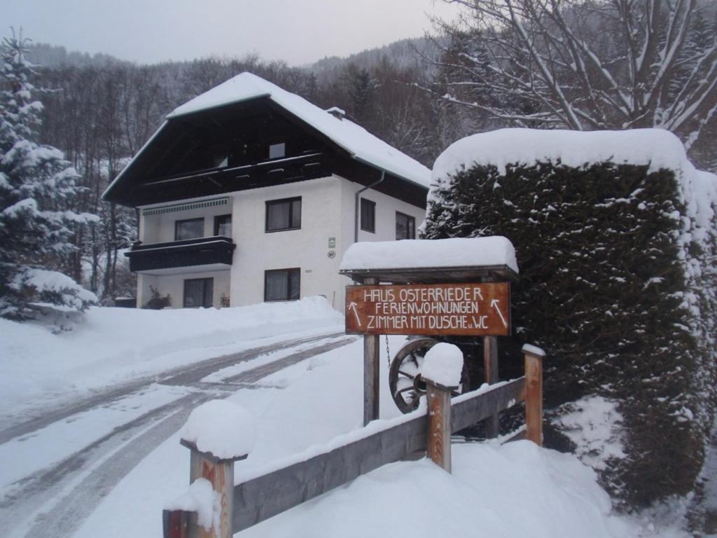 Appartamento Haus Osterrieder Sankt Michael im Lungau Esterno foto